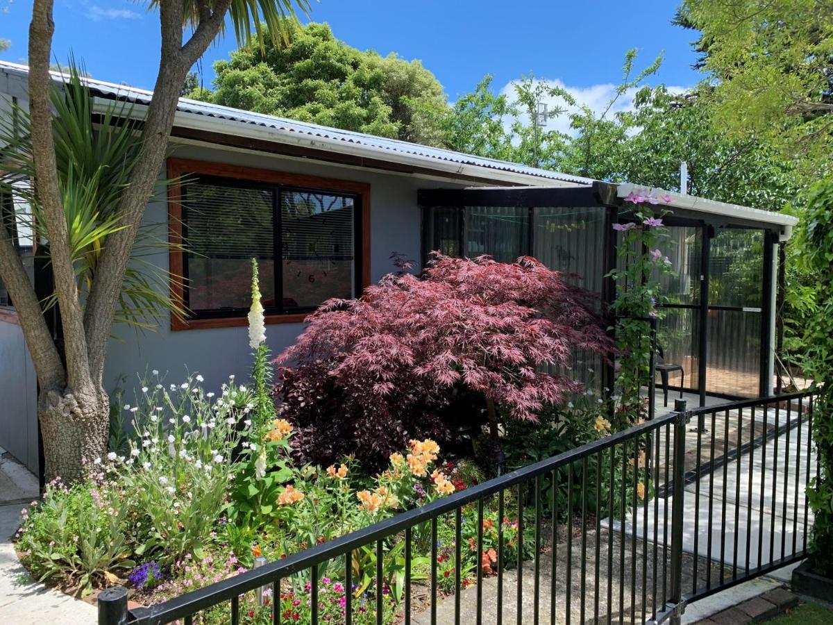 Twin Oaks Quiet Cottage Paraparaumu Kültér fotó